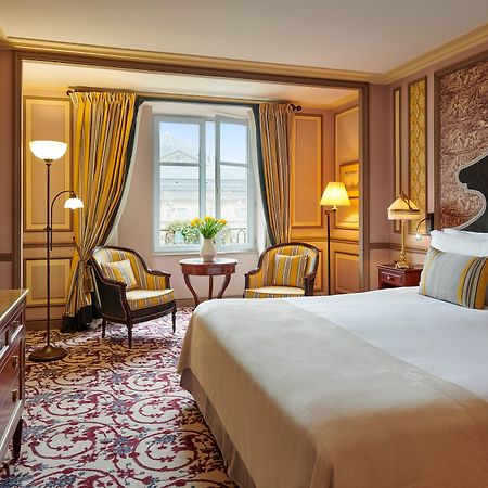 فندق InterContinental Bordeaux Le Grand المظهر الخارجي الصورة A room at the hotel