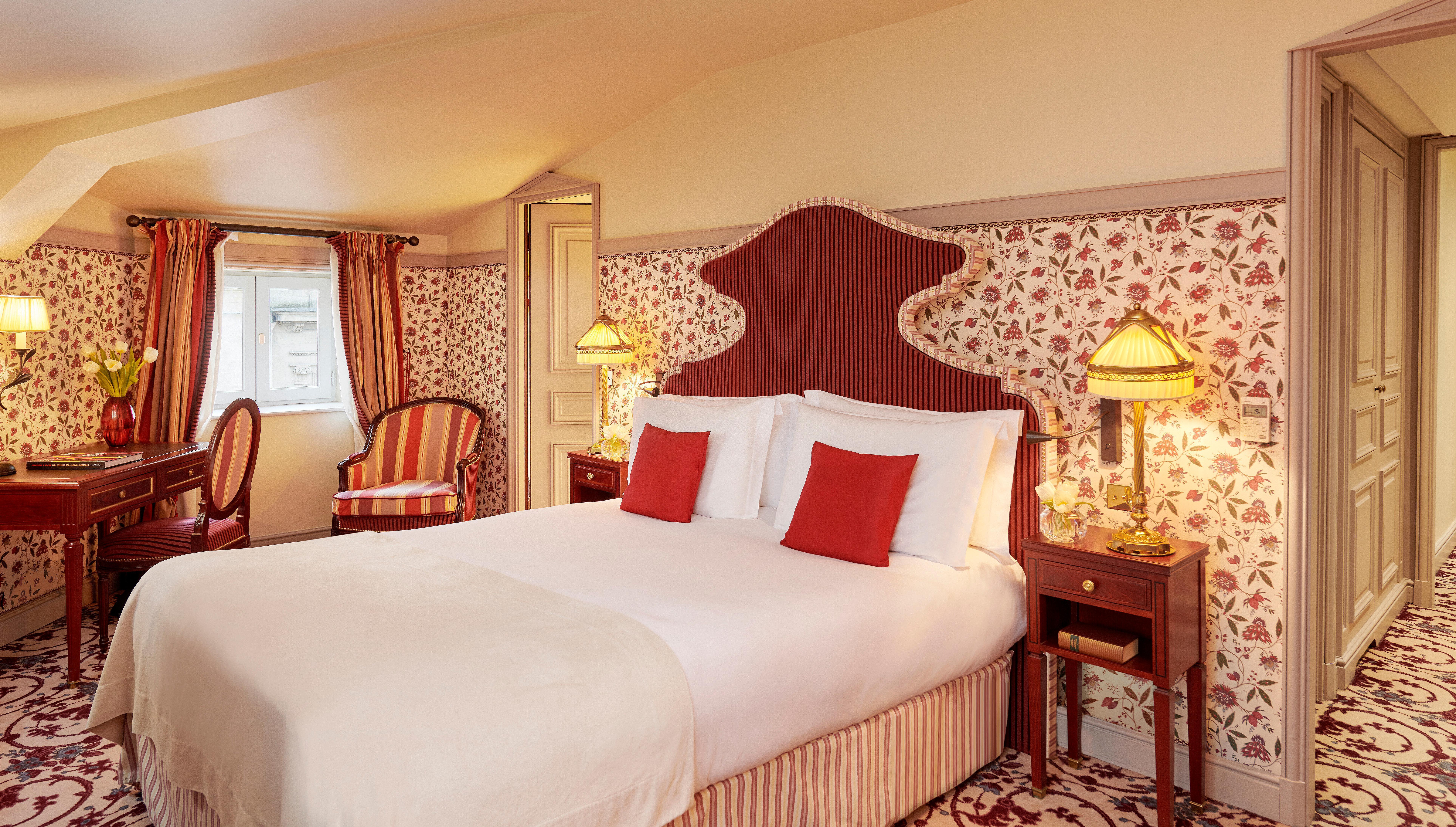 فندق InterContinental Bordeaux Le Grand المظهر الخارجي الصورة A bedroom at the hotel