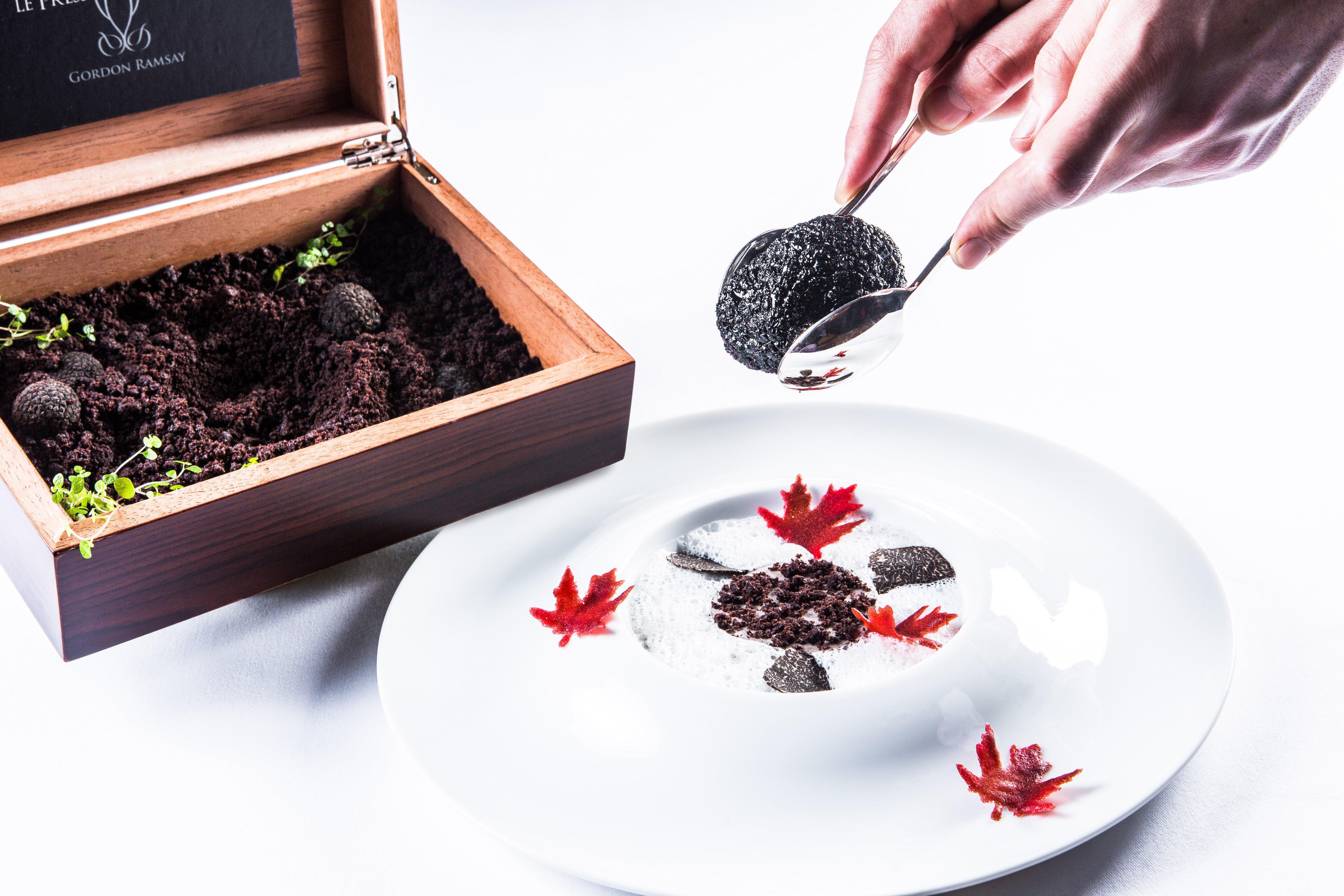 فندق InterContinental Bordeaux Le Grand المظهر الخارجي الصورة A dish of black garlic