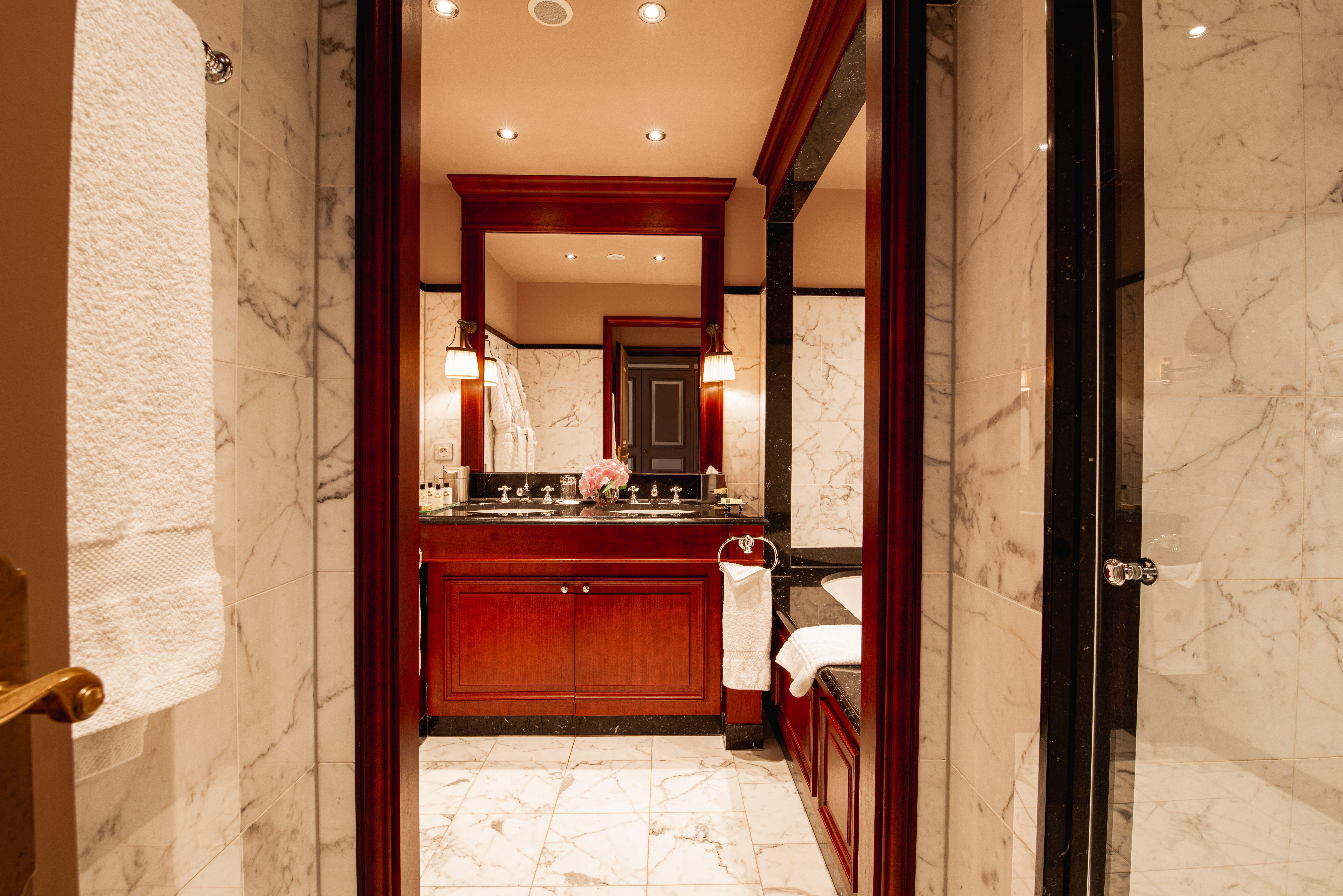 فندق InterContinental Bordeaux Le Grand المظهر الخارجي الصورة Bathroom