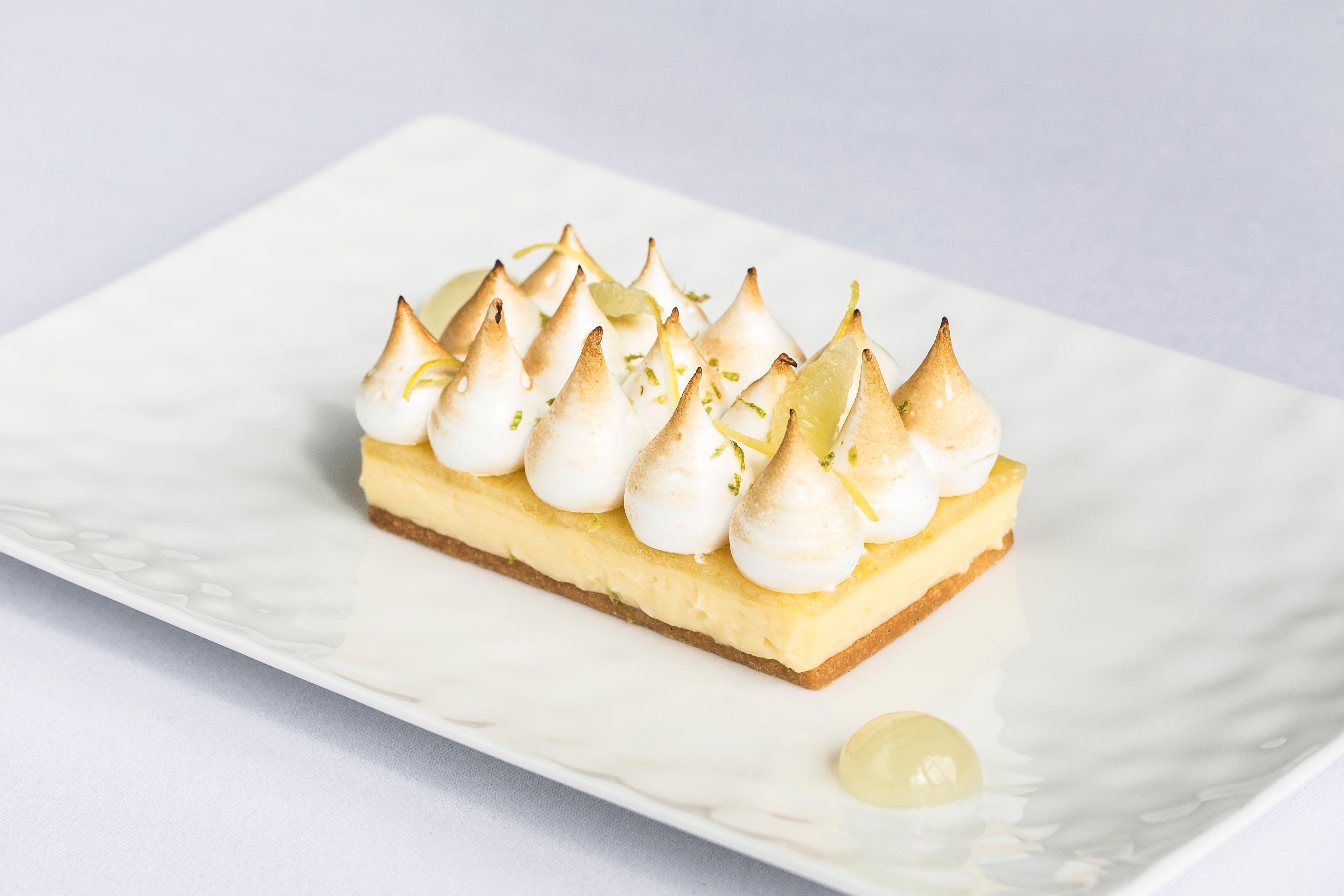 فندق InterContinental Bordeaux Le Grand المظهر الخارجي الصورة A lemon meringue tart