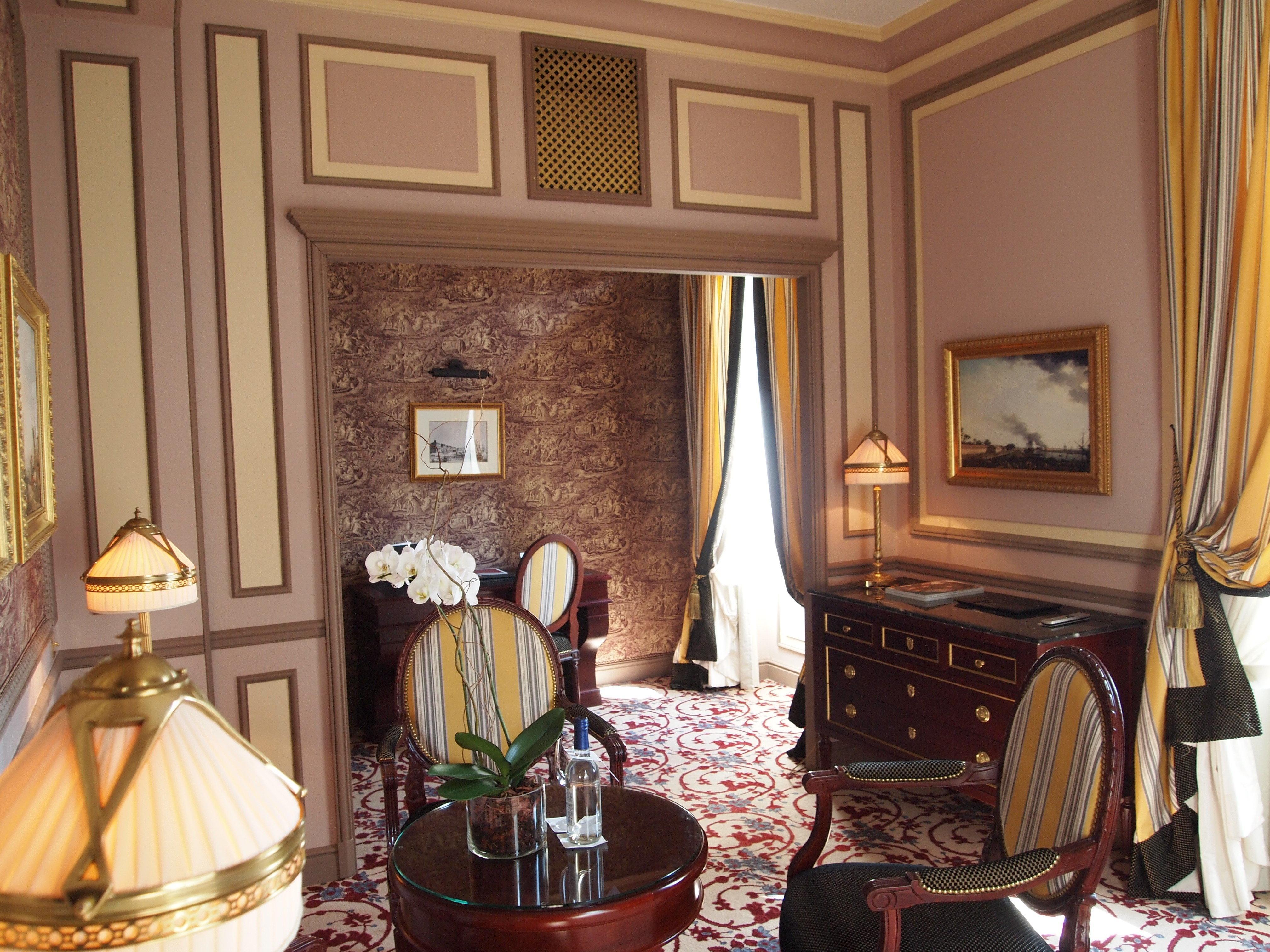 فندق InterContinental Bordeaux Le Grand المظهر الخارجي الصورة A suite at the hotel
