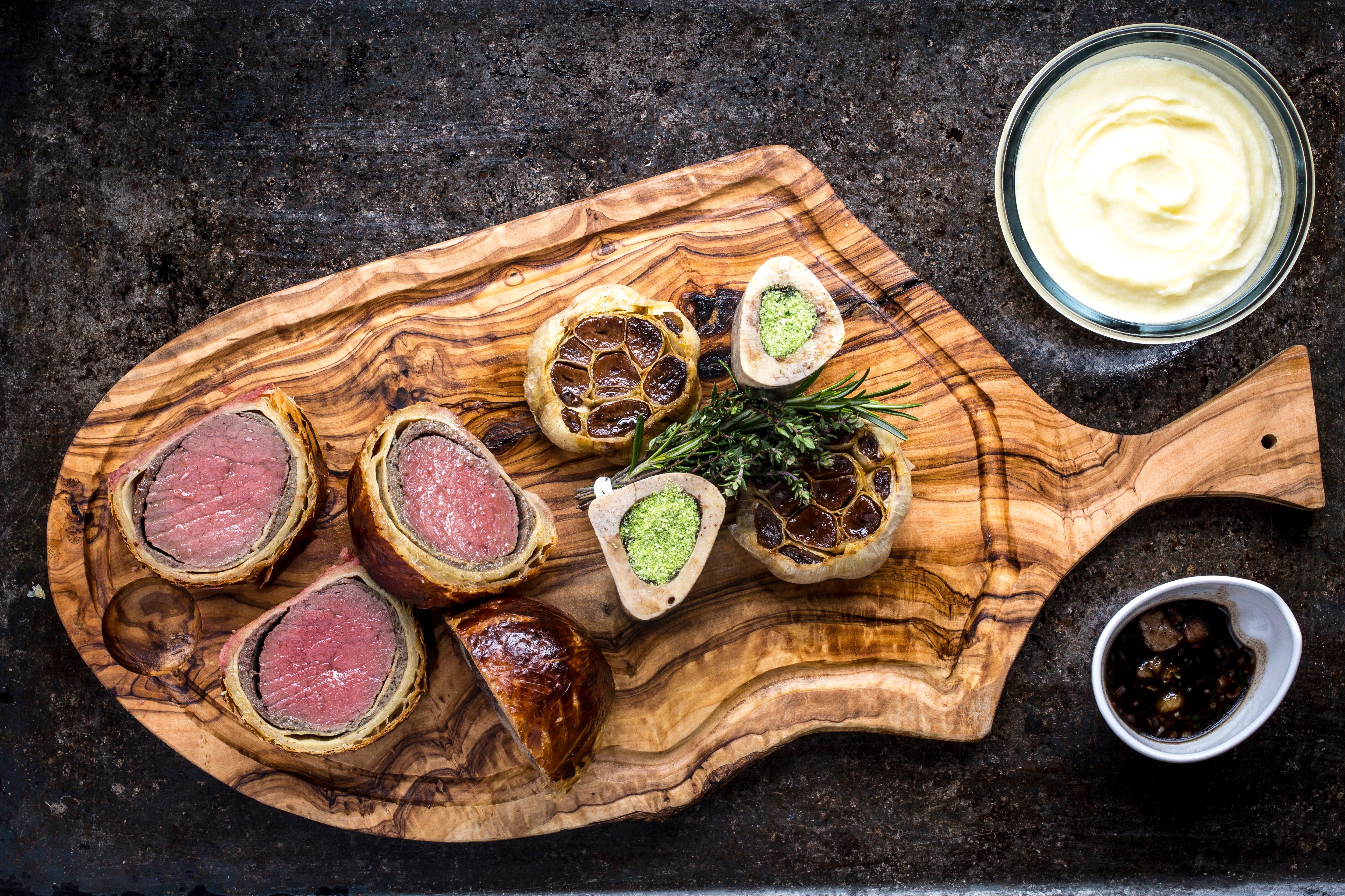 فندق InterContinental Bordeaux Le Grand المظهر الخارجي الصورة Beef tenderloin