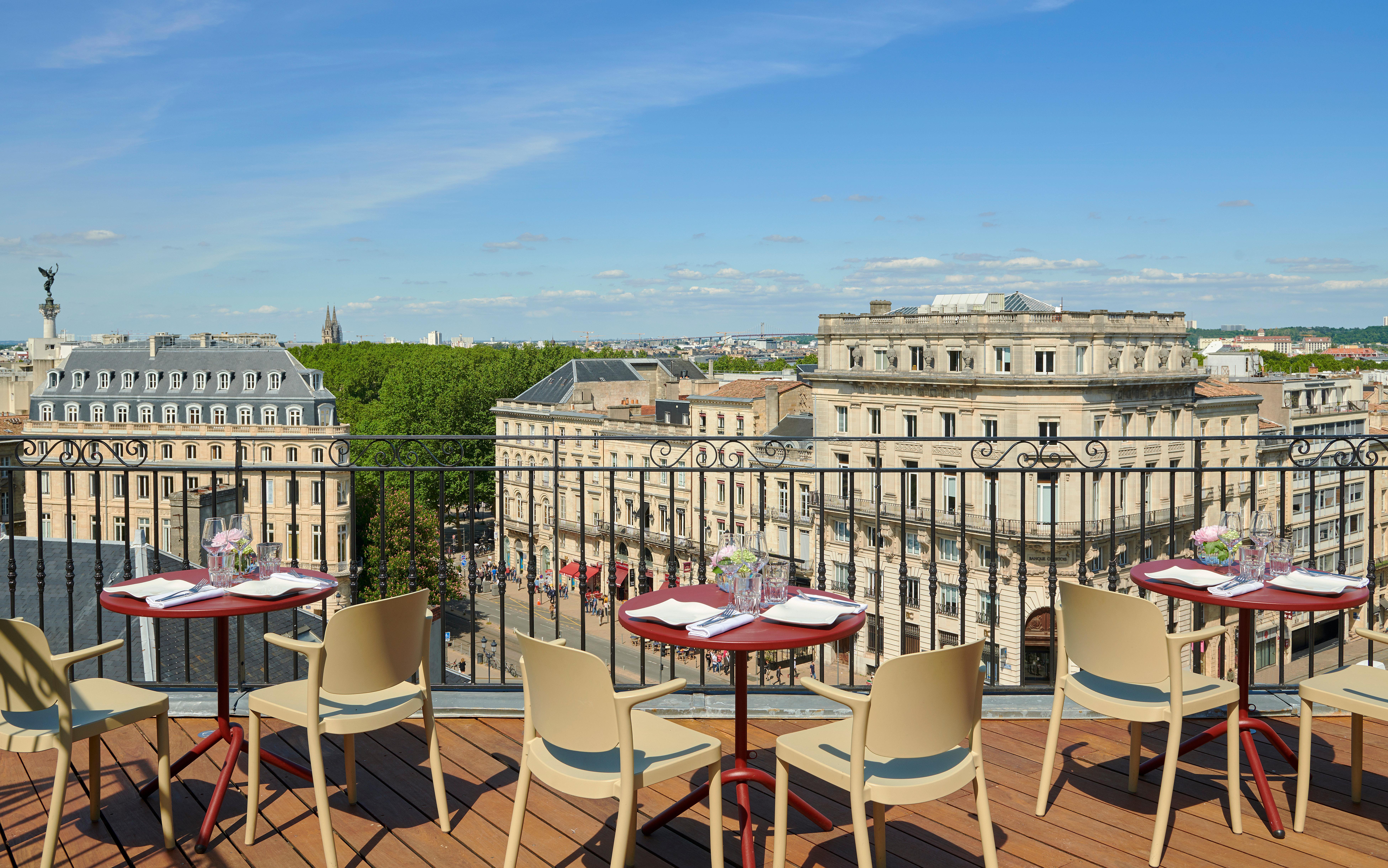 فندق InterContinental Bordeaux Le Grand المظهر الخارجي الصورة The rooftop terrace